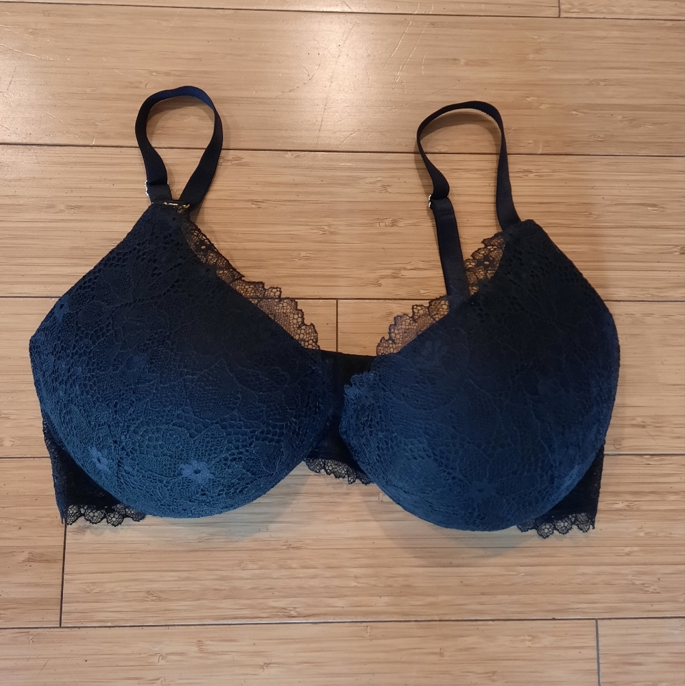 32DDD VS uplift plunge bra 💜 Iike new